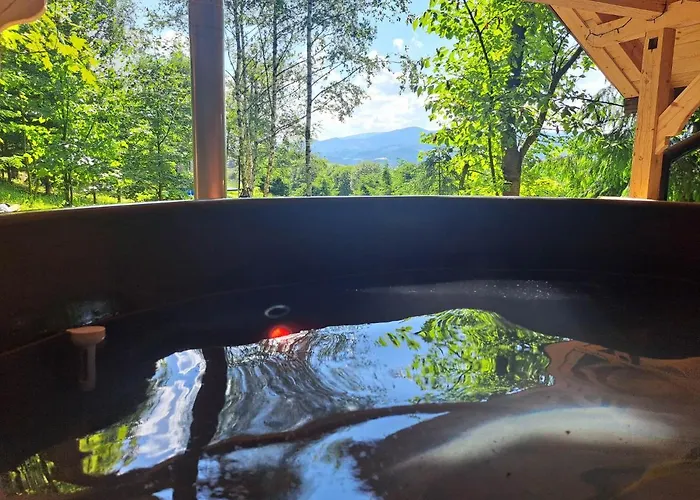 Swierkowy Zakatek U Bacy بيت للعطل